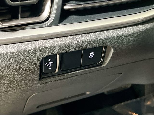 Certified 2024 Kia Sorento S image 10