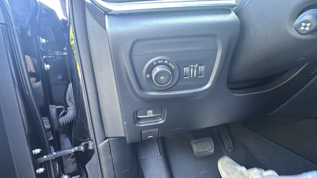Used 2023 Jeep Grand Cherokee L Overland AWD/4WD image 12