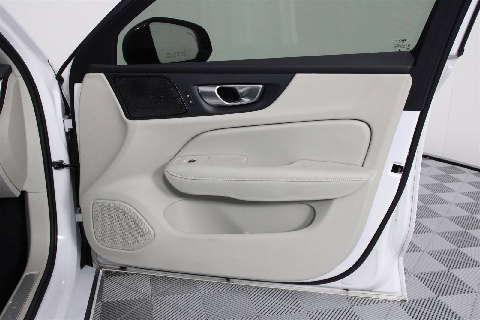 Certified 2025 Volvo S60 T8 Plus w/ Climate Package image 21