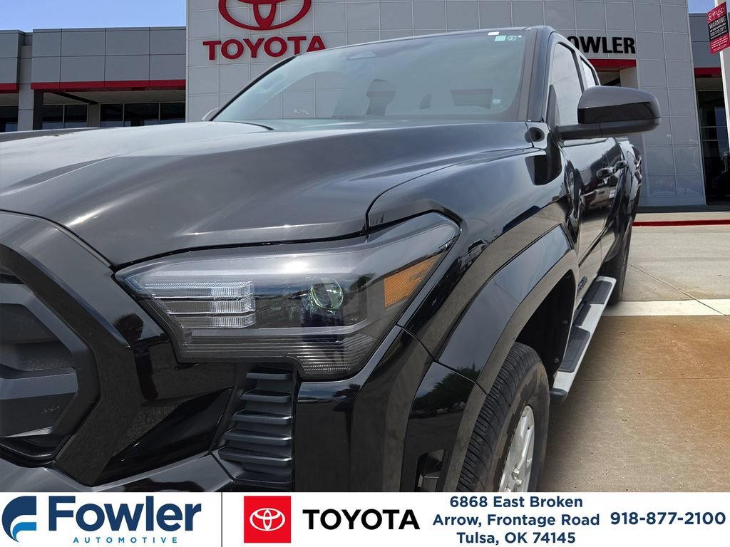 Certified 2025 Toyota Tacoma SR5 AWD/4WD image 27