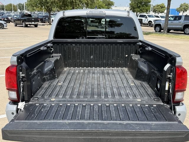 Used 2018 Toyota Tacoma TRD Sport w/ Technology Package RWD image 30