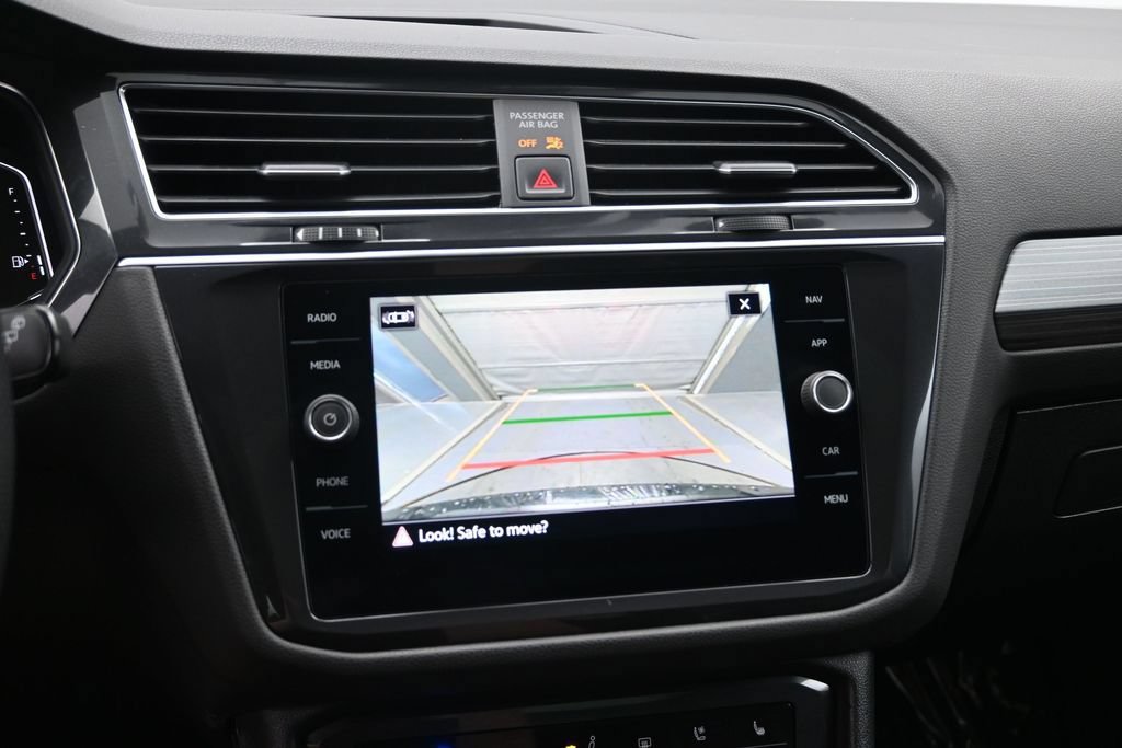 Used 2022 Volkswagen Tiguan SEL R-Line AWD/4WD image 15
