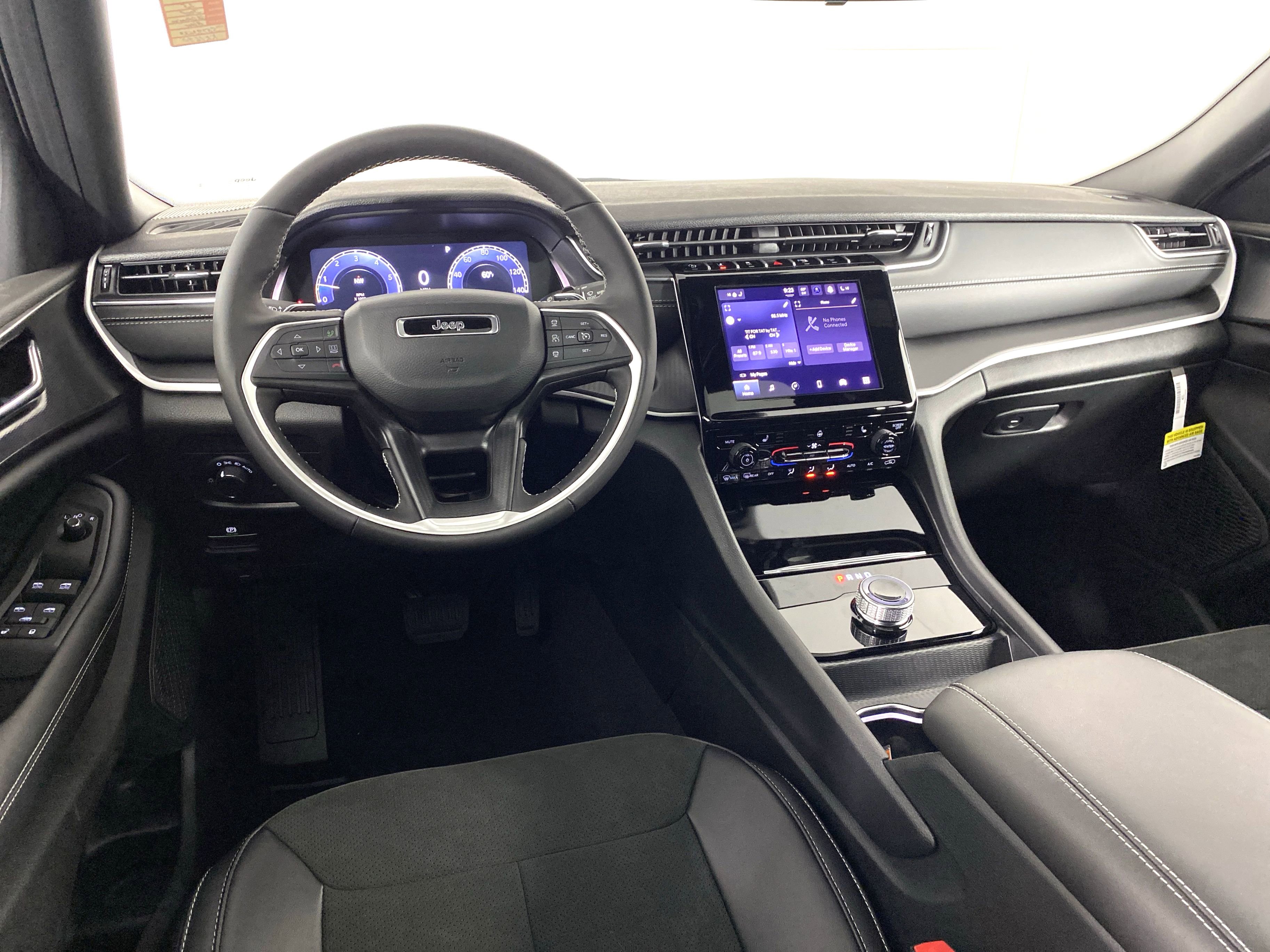 New 2025 Jeep Grand Cherokee L Altitude image 16