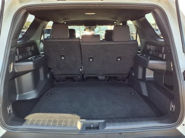 Used 2025 Toyota 4Runner SR5 AWD/4WD image 45