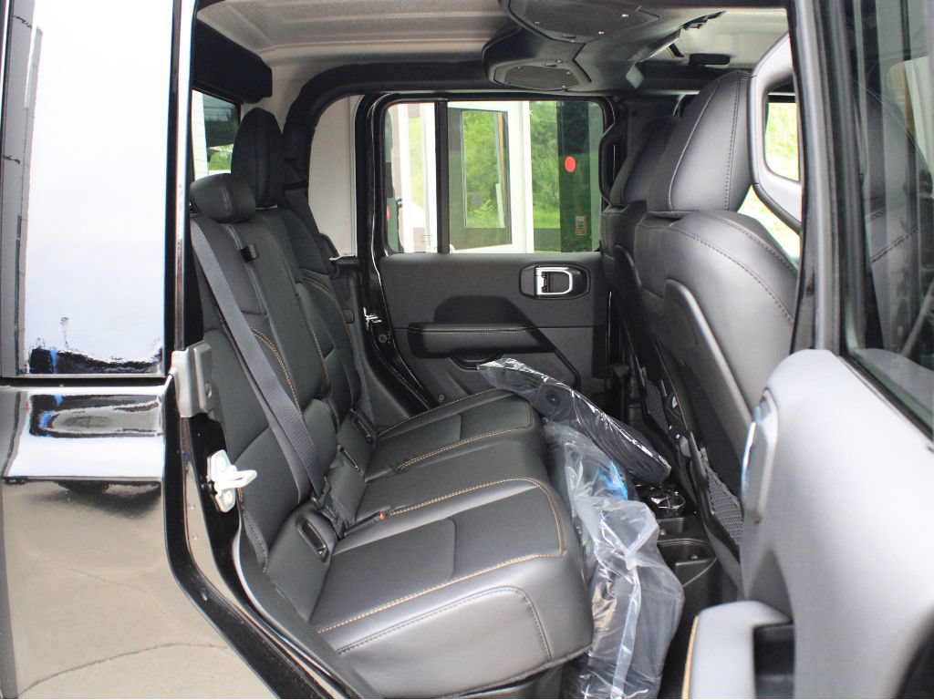 New 2026 Jeep Gladiator Sport AWD/4WD image 31