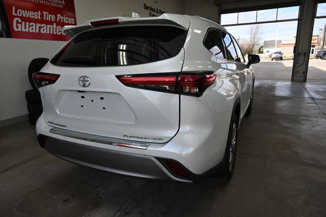 Used 2022 Toyota Highlander Platinum image 5