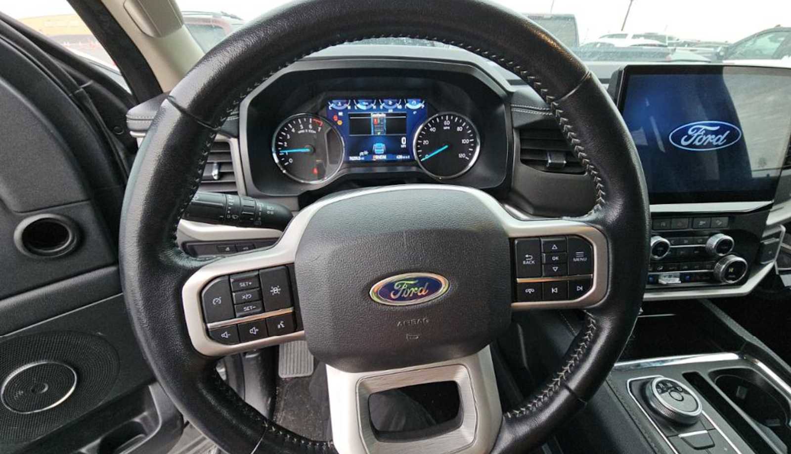 Used 2023 Ford Expedition Max XLT image 16