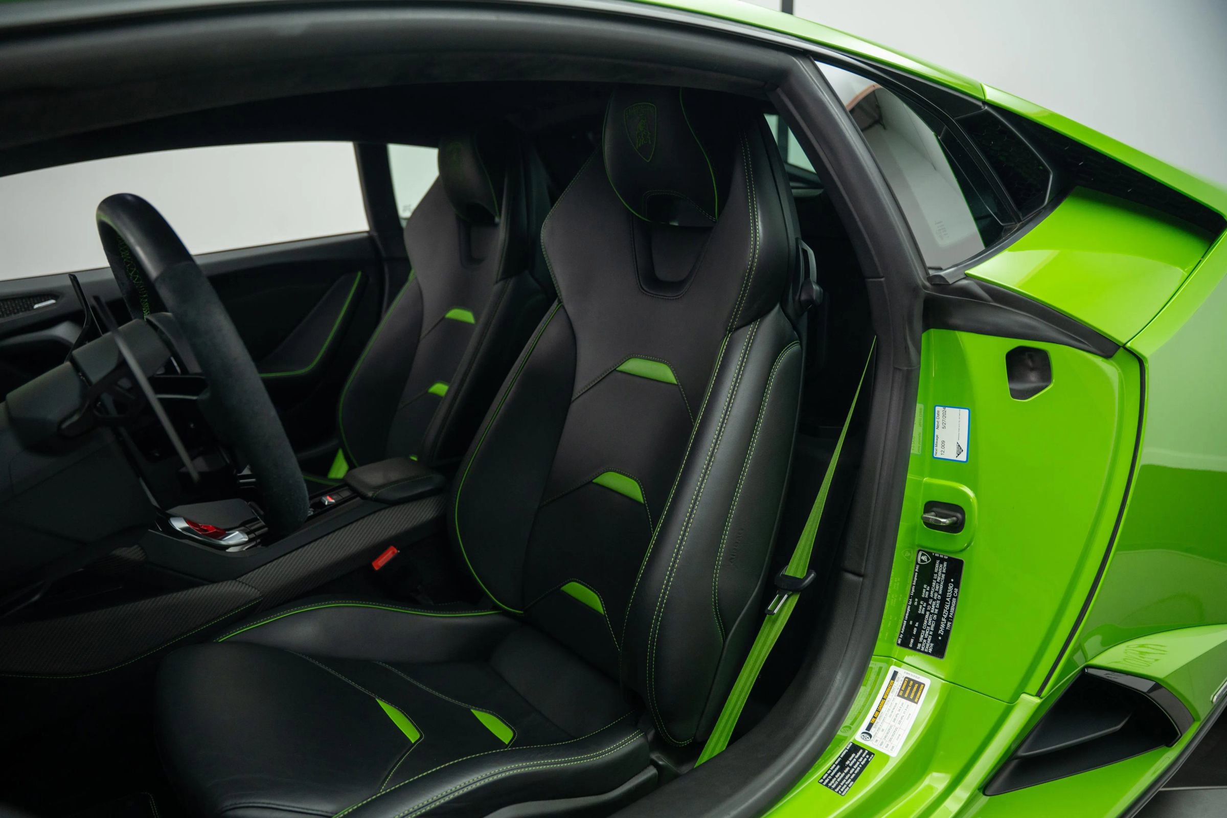 Used 2020 Lamborghini Huracan EVO image 3