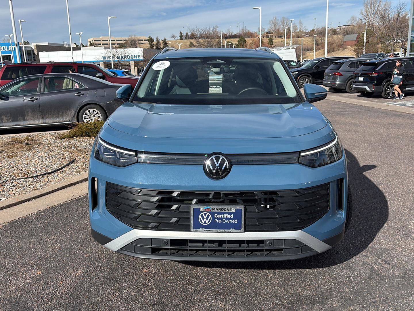 Used 2025 Volkswagen Tiguan SE image 2