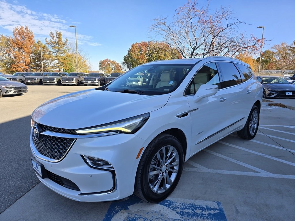 Used 2022 Buick Enclave Avenir w/ Avenir Technology Package image 5