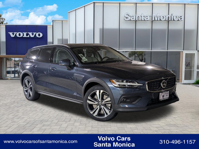 New 2026 Volvo V60 B5 Cross Country Plus w/ Climate Package