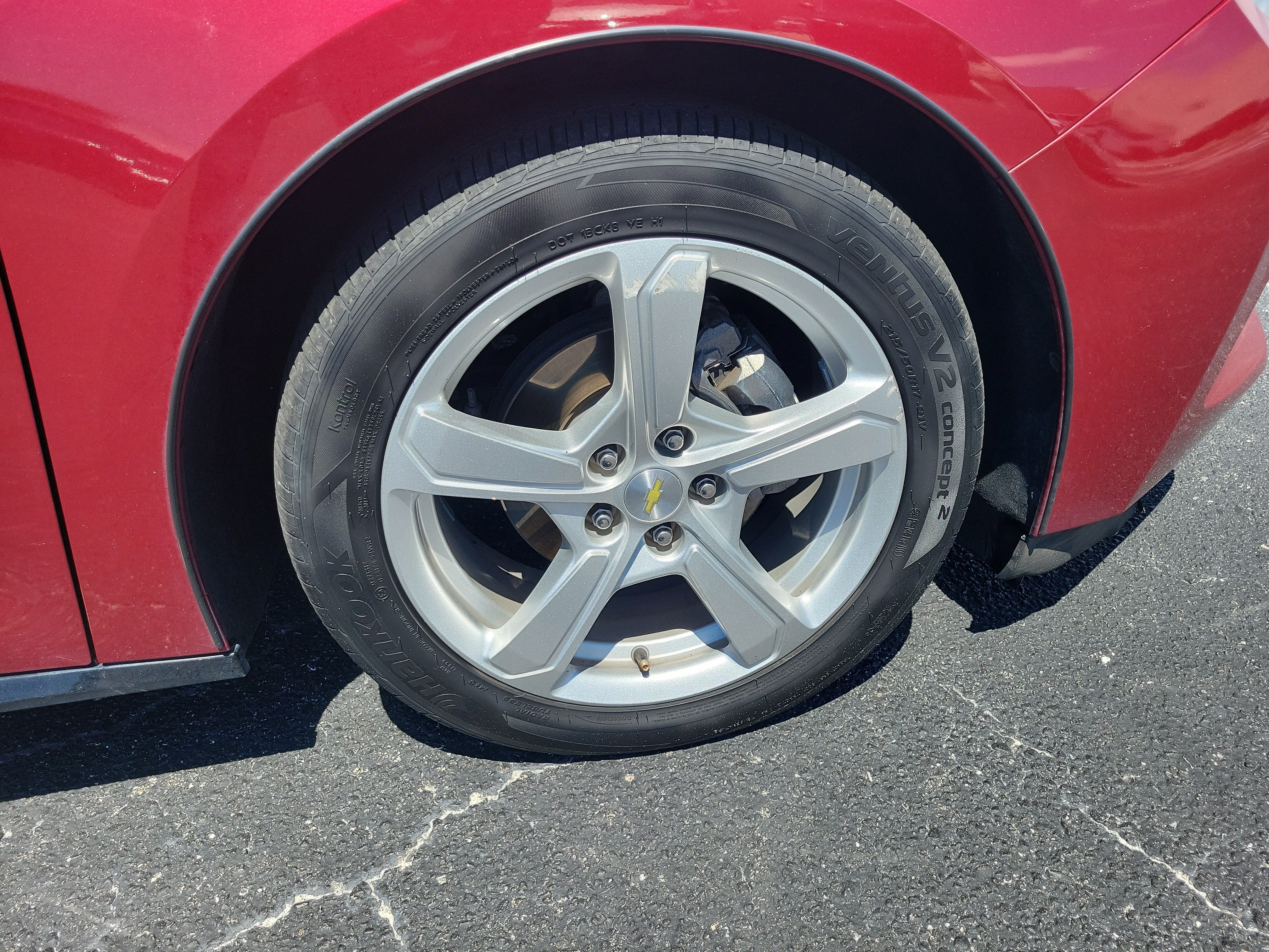 Used 2018 Chevrolet Volt LT w/ Comfort Package FWD image 9