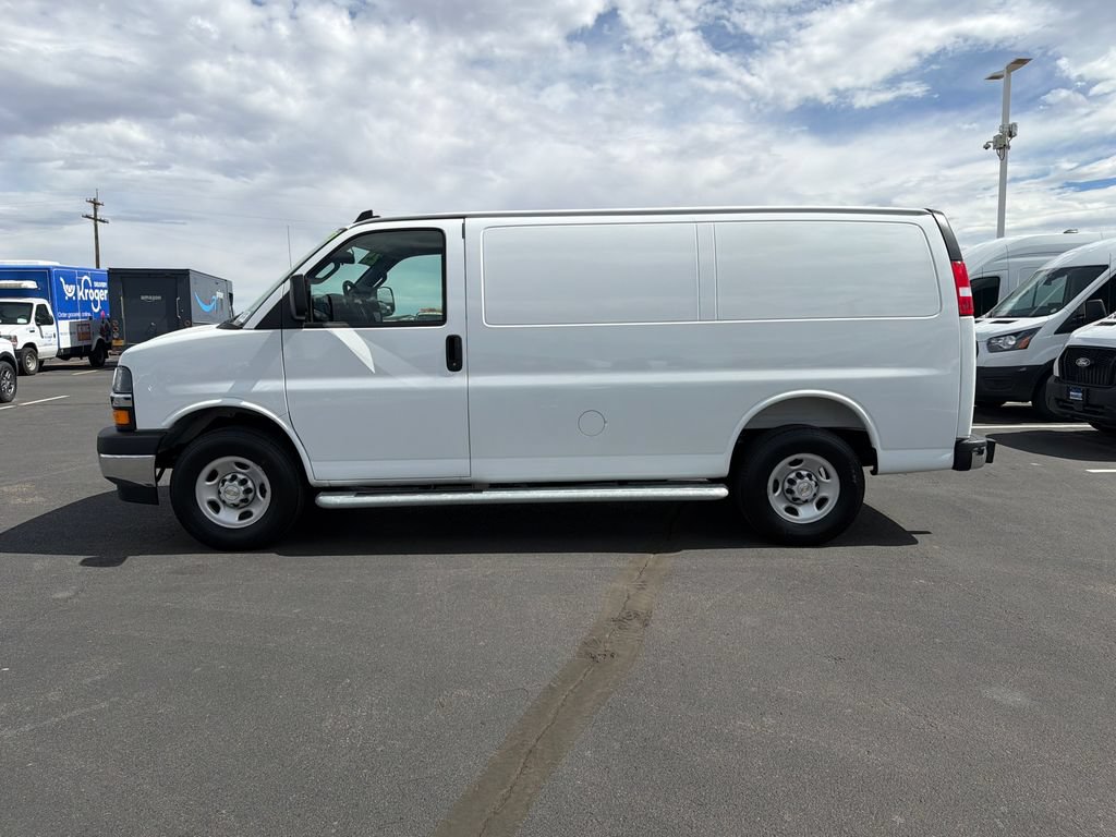 Used 2025 Chevrolet Express 2500 w/ Driver Convenience Package RWD image 6