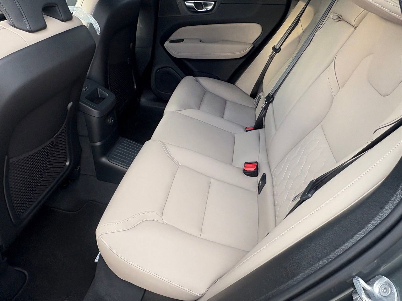 New 2026 Volvo XC60 T8 Plus w/ Protection Package Premier image 23