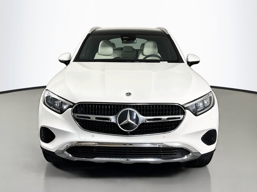 Used 2026 Mercedes-Benz GLC 300 4MATIC image 2
