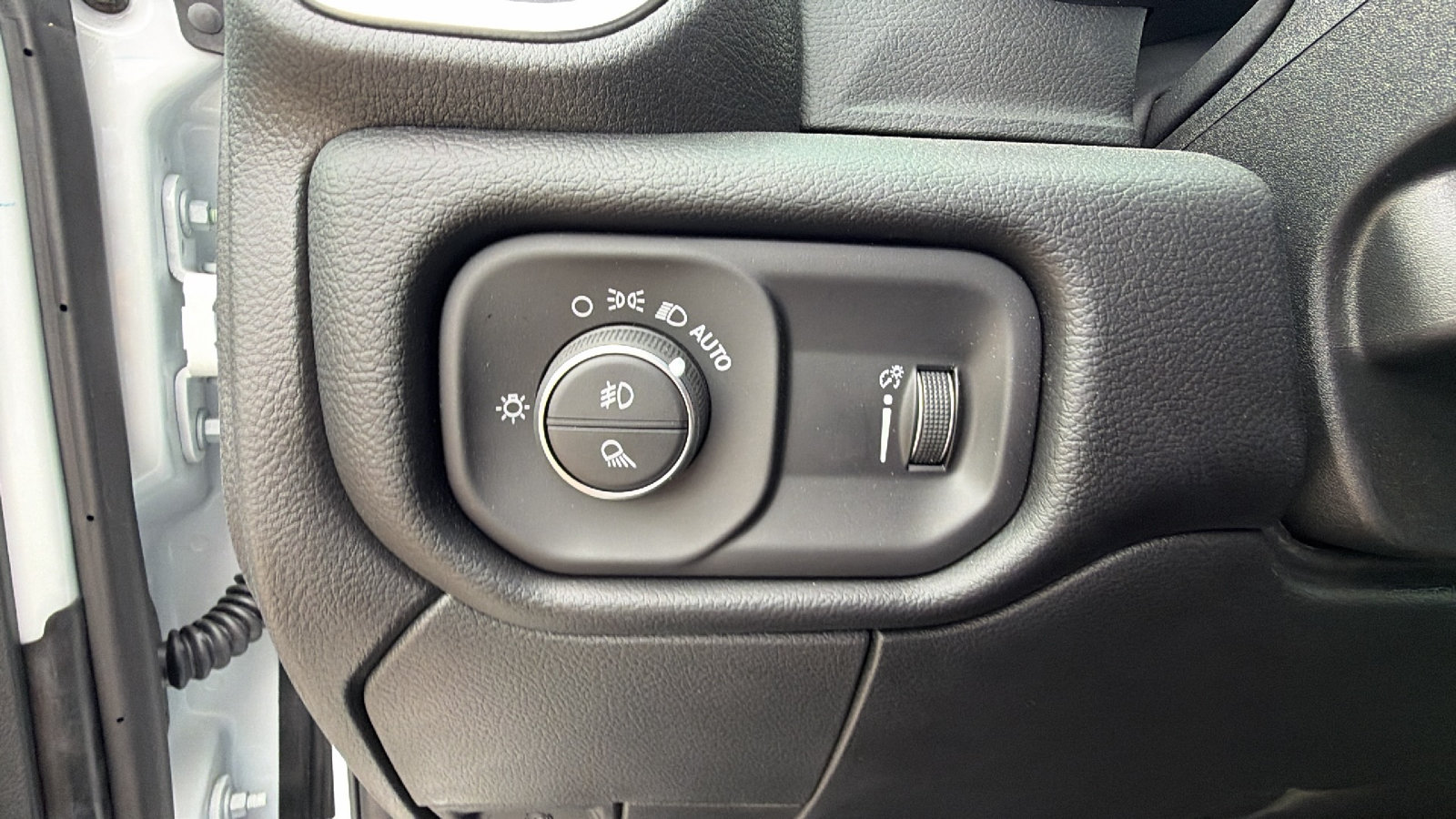 New 2026 RAM 3500 Big Horn AWD/4WD image 21