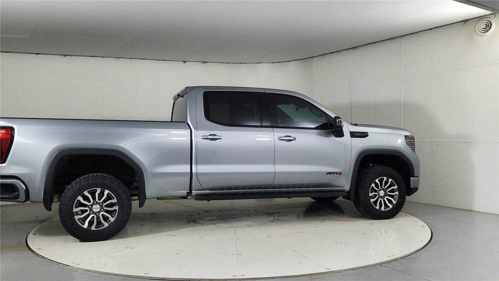 Used 2023 GMC Sierra 1500 AT4 w/ Technology Package image 7