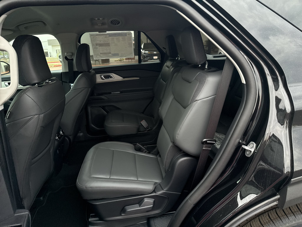 New 2026 Ford Explorer Active w/ Active Comfort Package RWD image 8