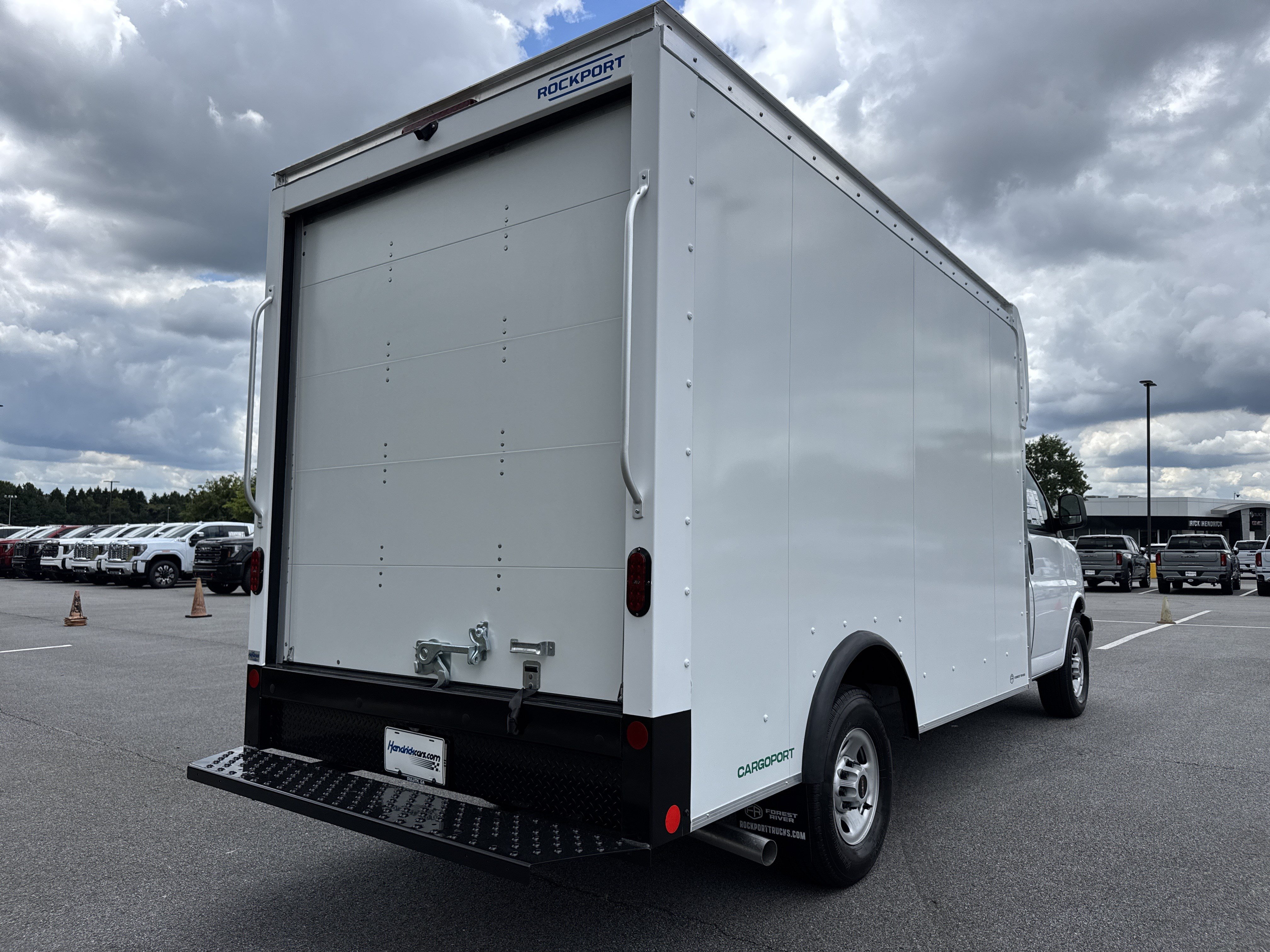 New 2026 GMC Savana 3500 w/ Power Convenience Package RWD image 10