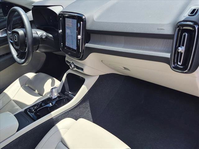 Used 2023 Volvo XC40 B5 Plus w/ Driver Assist Package AWD/4WD image 21