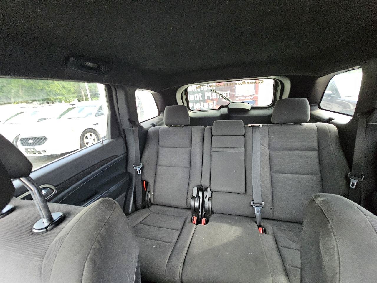 Used 2012 Jeep Grand Cherokee Laredo w/ Laredo E Group AWD/4WD image 21