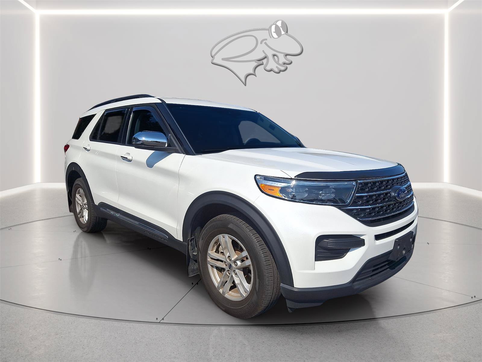 Used 2024 Ford Explorer XLT AWD/4WD image 4
