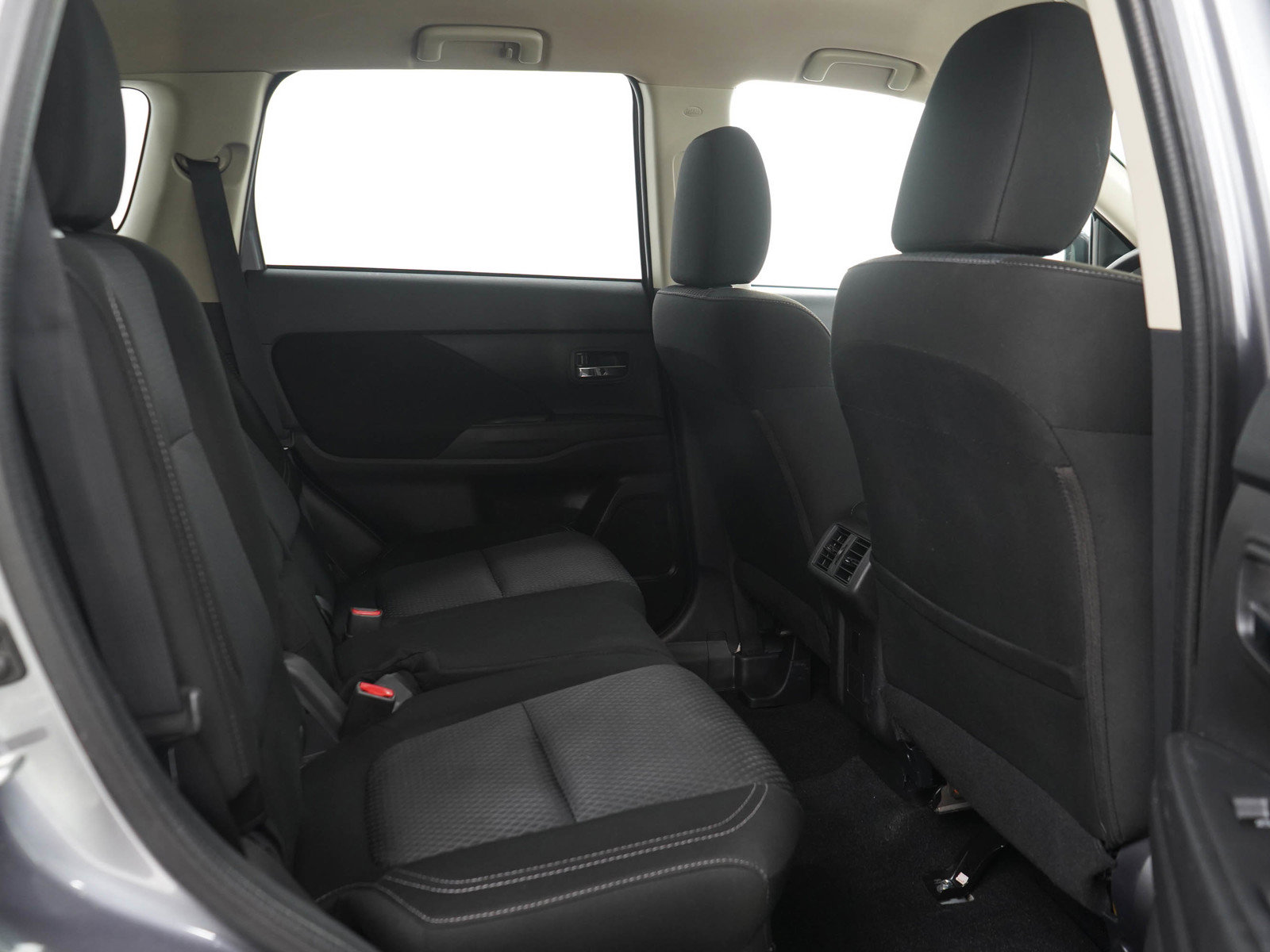 Used 2019 Mitsubishi Outlander ES AWD/4WD image 13
