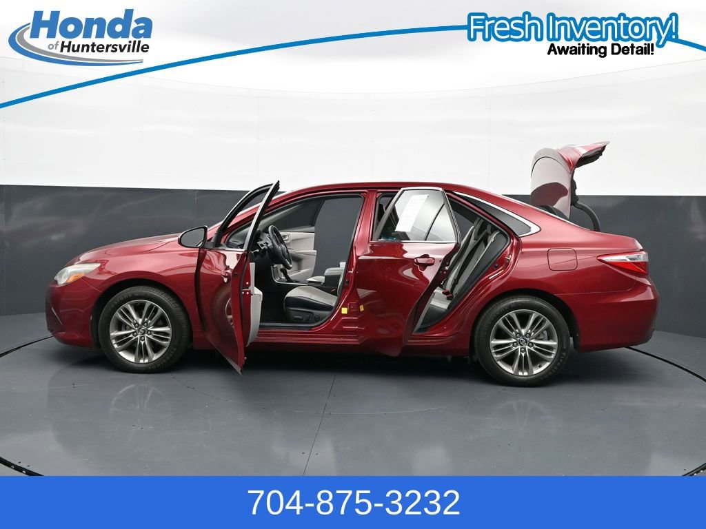 Used 2017 Toyota Camry SE FWD image 30