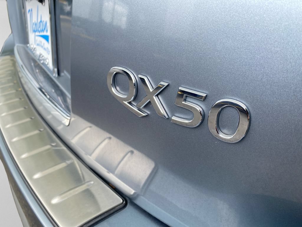 Used 2016 INFINITI QX50 AWD w/ Deluxe Touring Package image 29