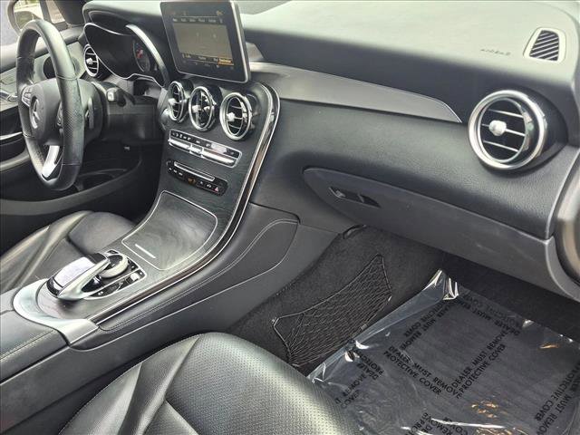 Used 2019 Mercedes-Benz GLC 300 4MATIC image 19