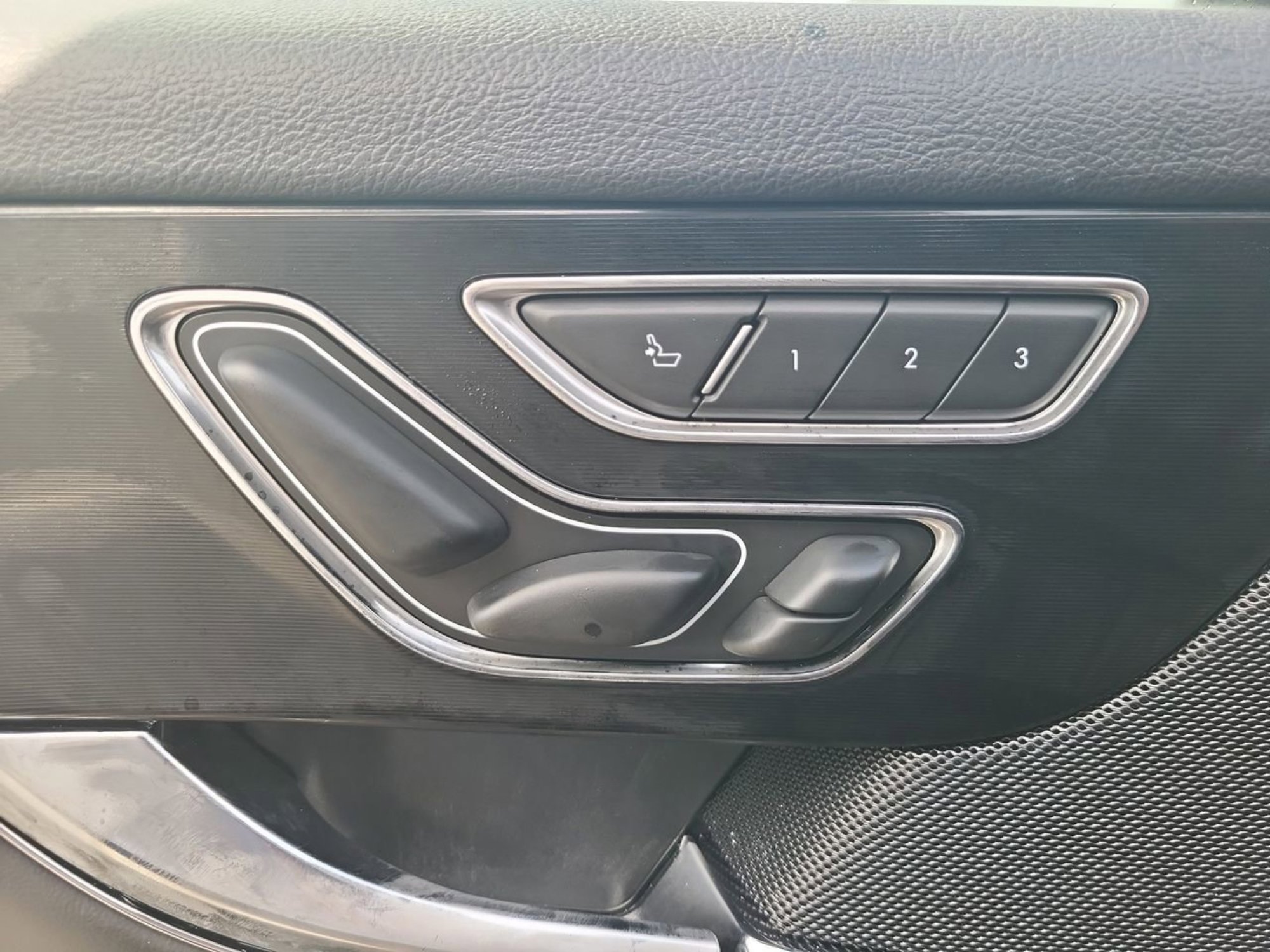 Used 2025 Lincoln Corsair Grand Touring w/ Equipment Group 302A image 19