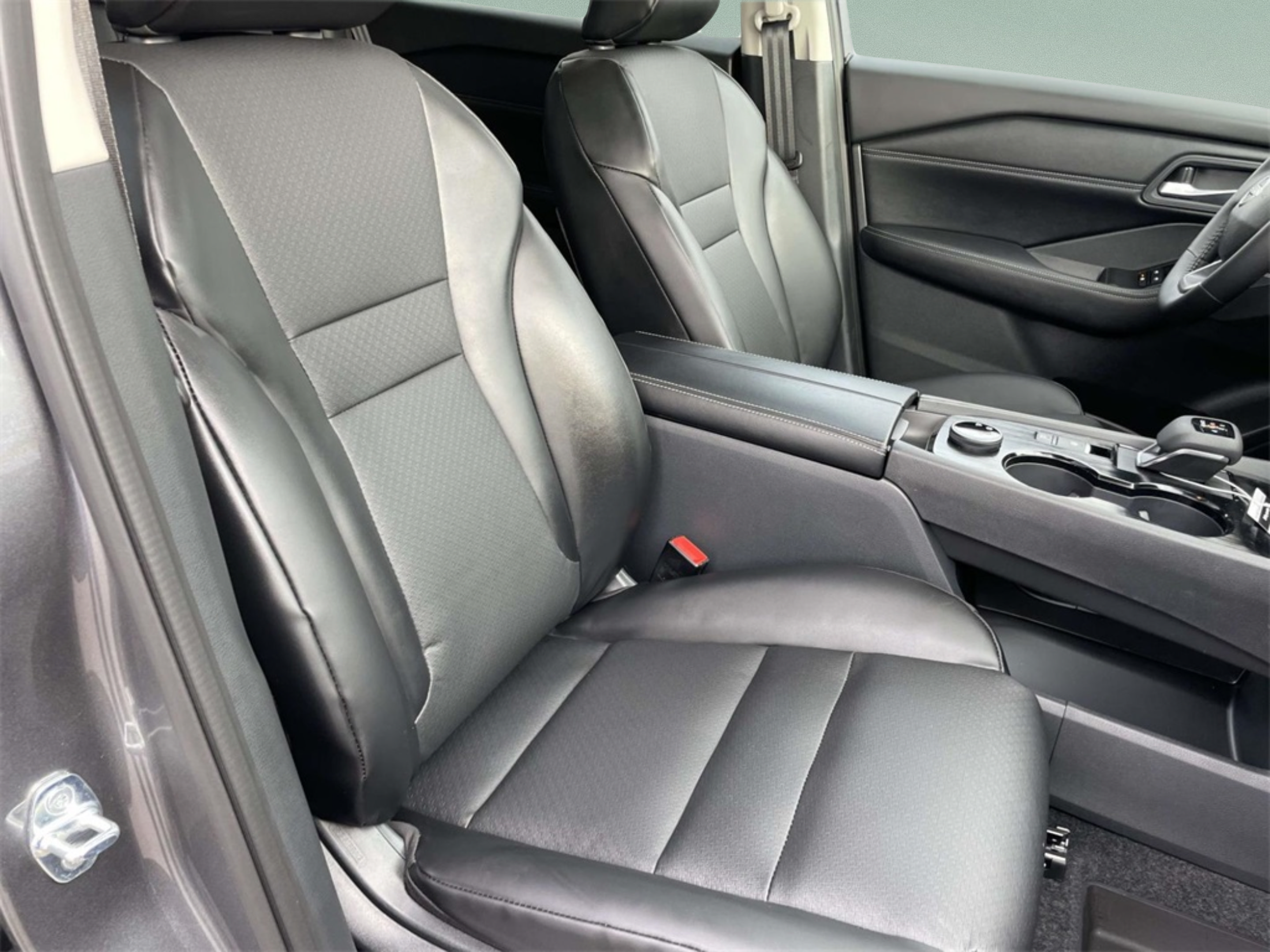 New 2026 Nissan Rogue Dark Armor AWD/4WD image 18
