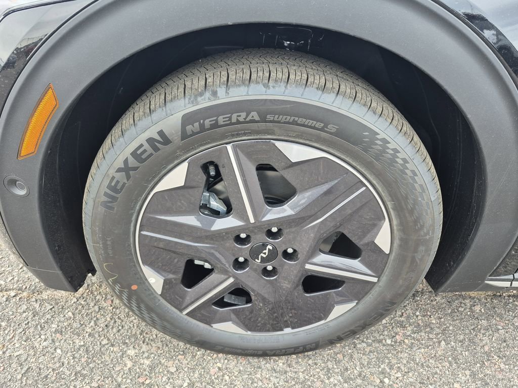 New 2025 Kia EV6 Light w/ Light LR Technology Package image 17