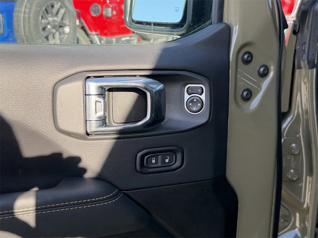 New 2025 Jeep Gladiator Sport image 14