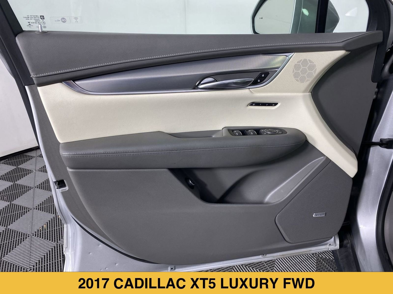 Certified 2017 Cadillac XT5 Luxury w/ Driver Awareness Package FWD image 22