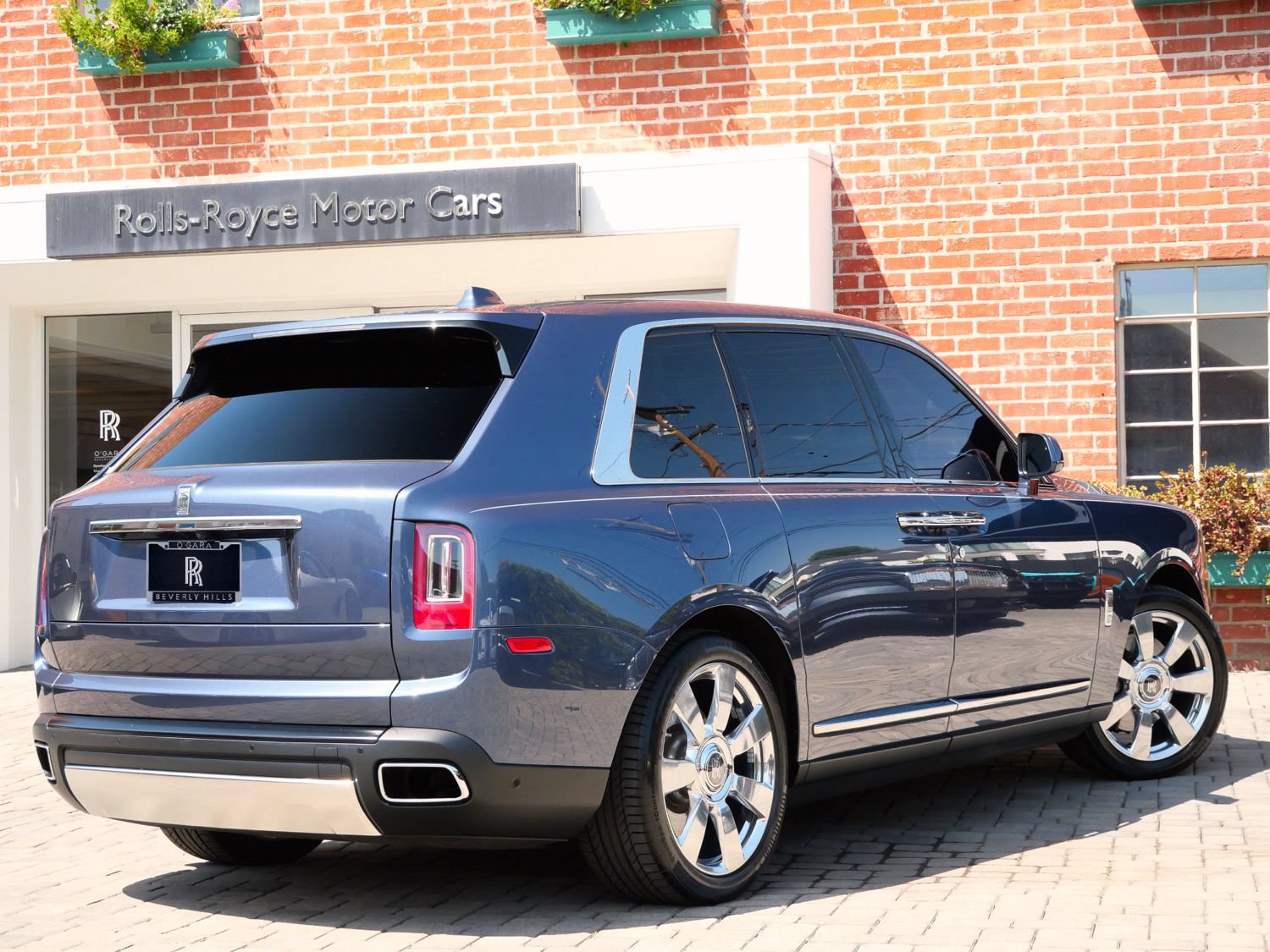 Certified 2023 Rolls-Royce Cullinan w/ Cullinan Package AWD/4WD image 2