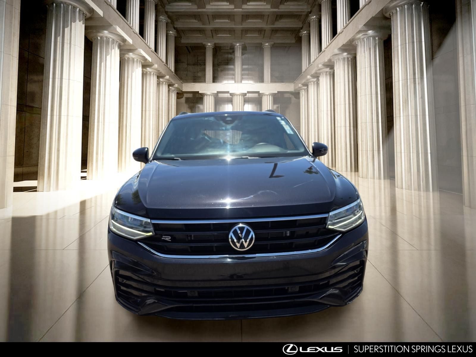 Used 2023 Volkswagen Tiguan SE R-Line FWD image 9