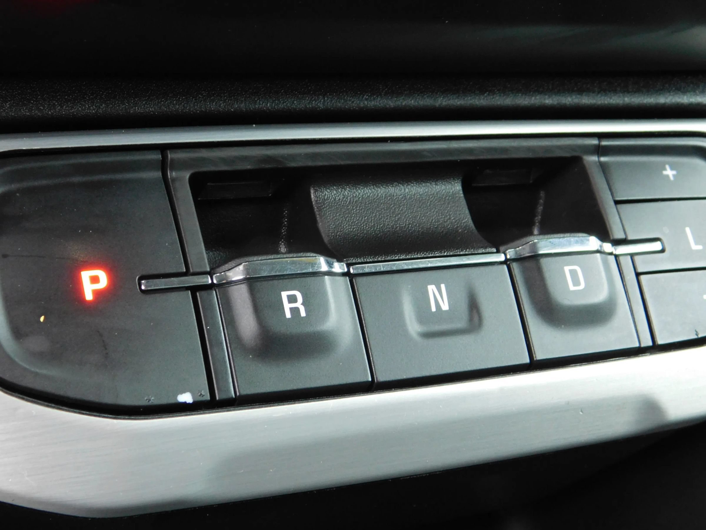 Used 2023 GMC Acadia SLT FWD image 22