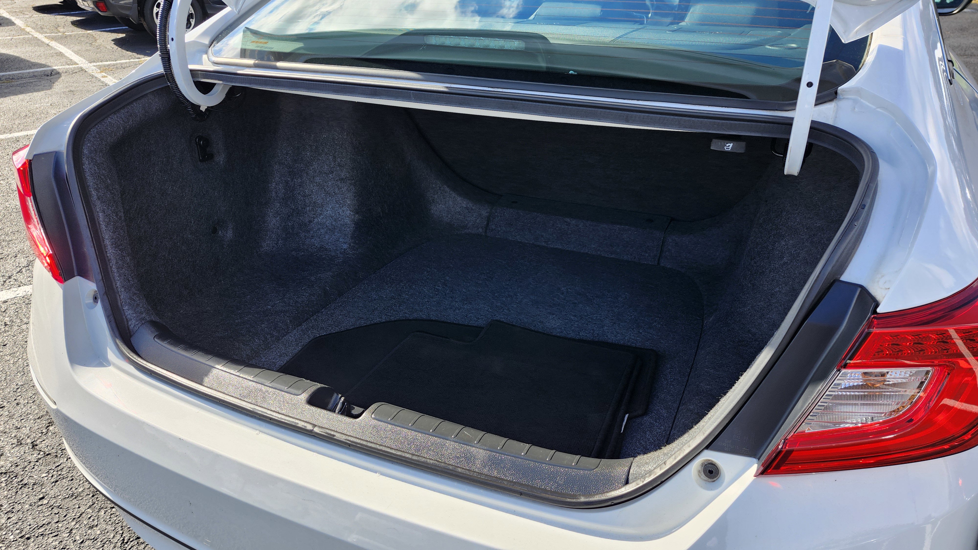 Used 2018 Honda Accord LX image 15