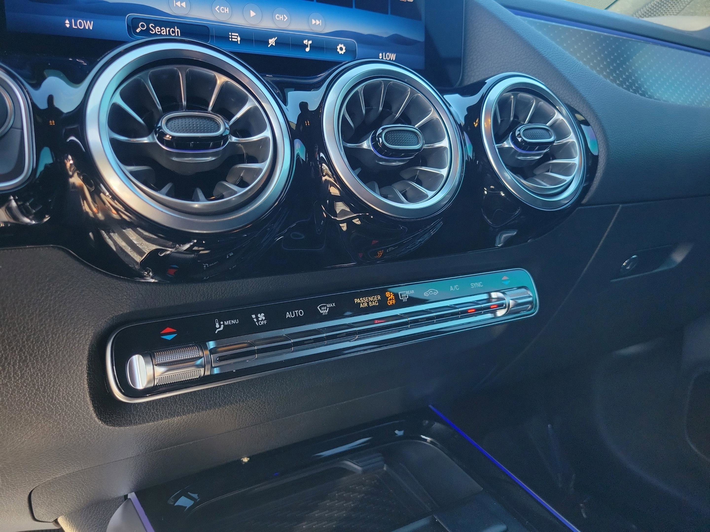 Certified 2025 Mercedes-Benz GLA 250 image 24