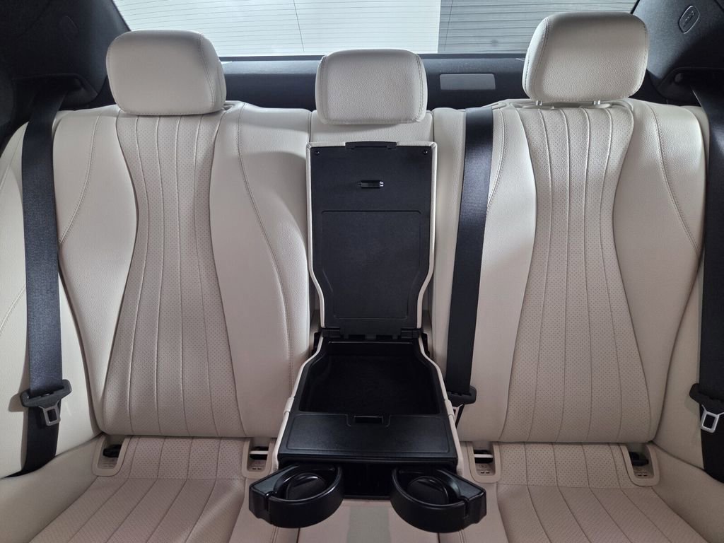 Used 2022 Mercedes-Benz E 350 Sedan image 21