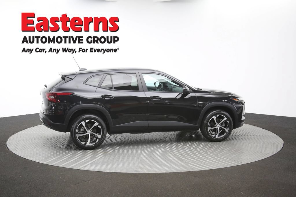 Used 2024 Chevrolet Trax RS FWD image 42