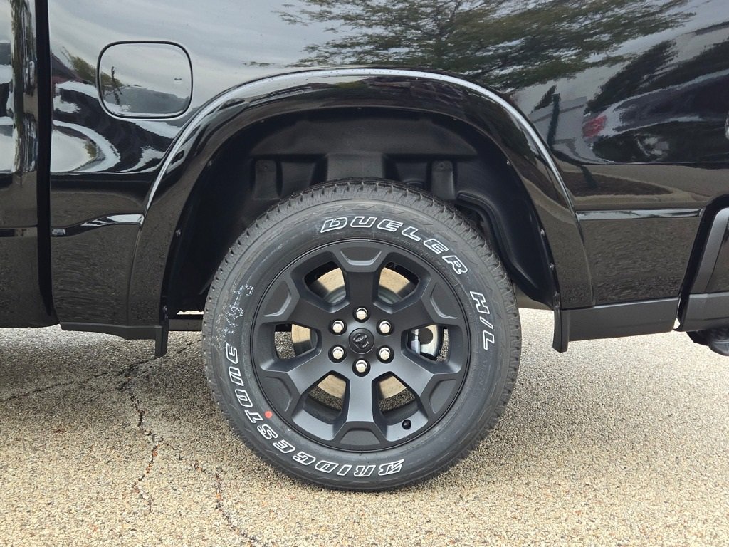 New 2026 RAM 1500 4x4 Crew Cab image 17