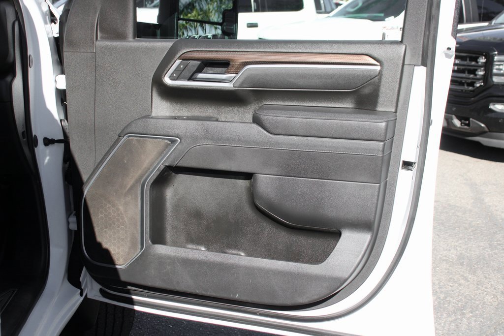 Used 2025 Chevrolet Silverado 2500 LT w/ Convenience Package image 39