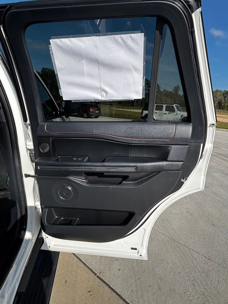 Used 2023 Ford Expedition Limited image 17