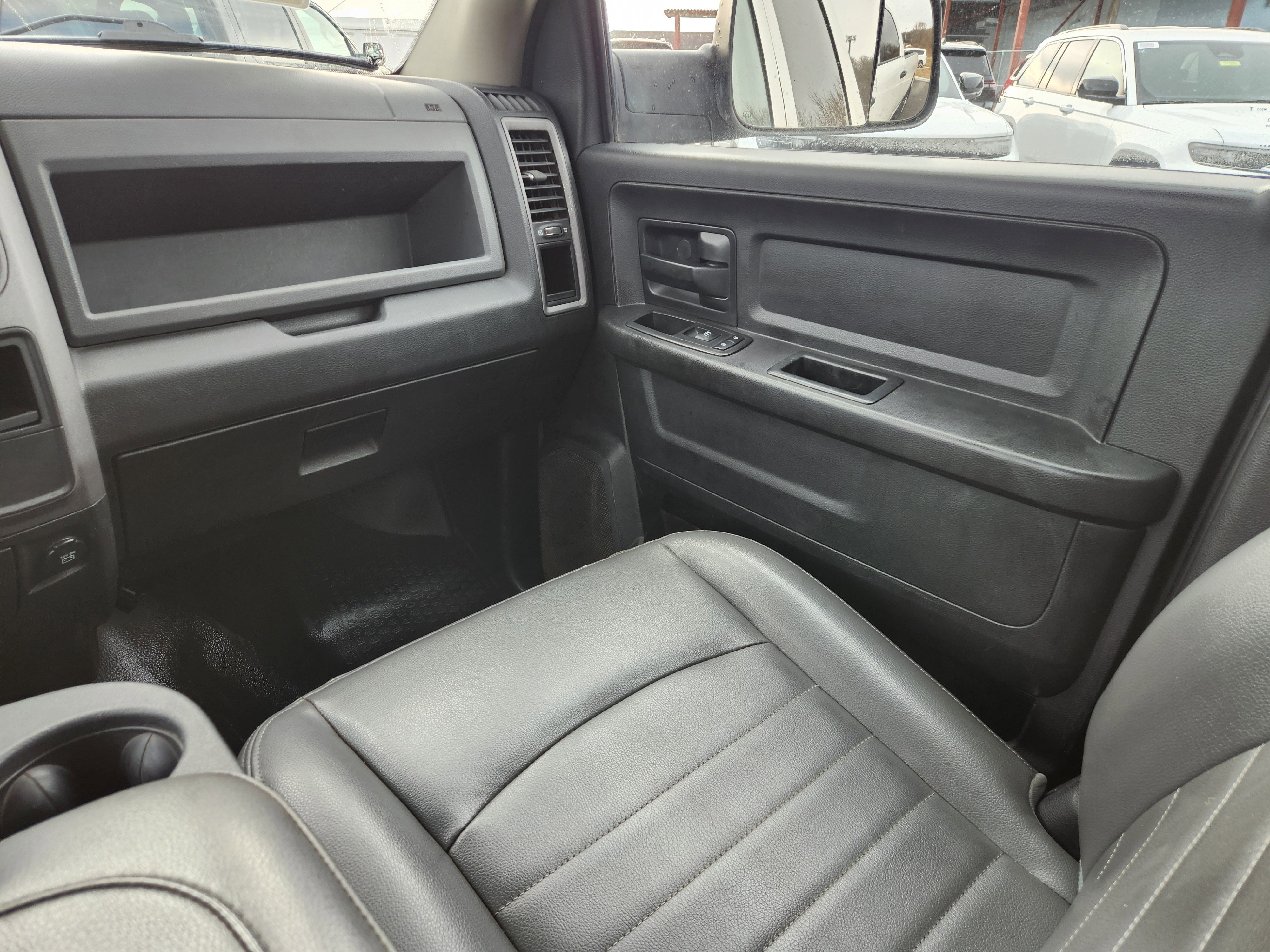 Used 2017 RAM 3500 Tradesman image 20