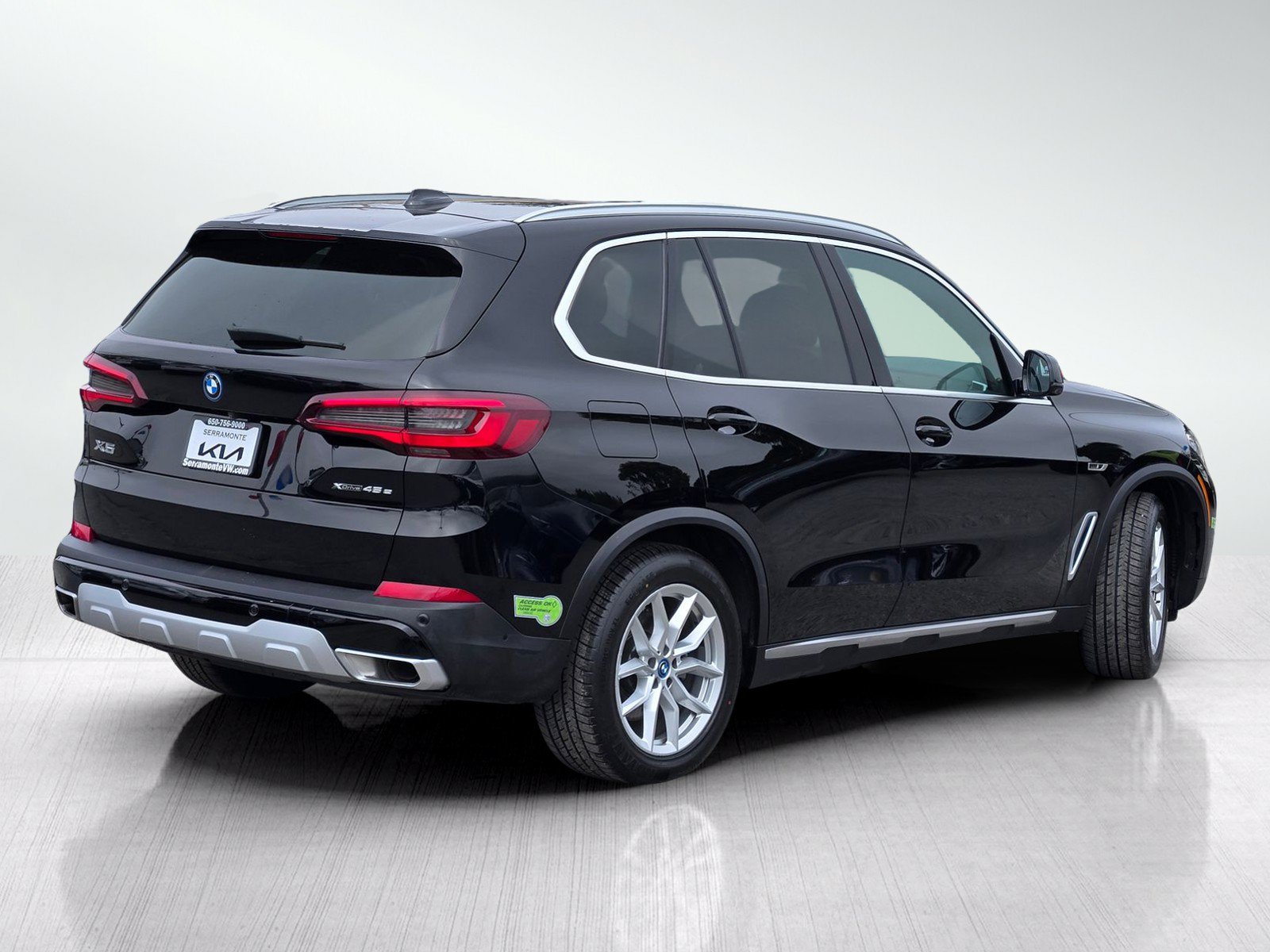 Used 2023 BMW X5 xDrive45e w/ Executive Package AWD/4WD image 4