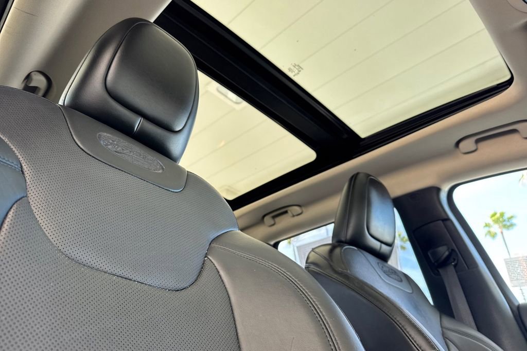 Used 2016 Jeep Cherokee Overland image 19