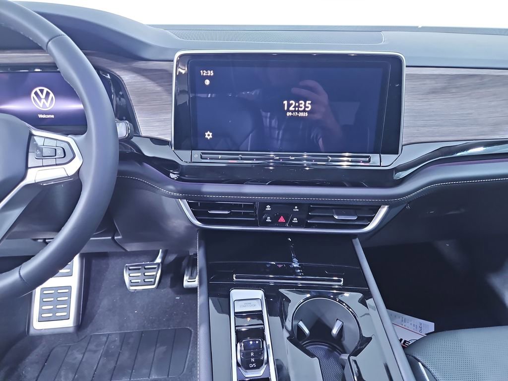 New 2026 Volkswagen Atlas SEL Premium R-Line image 17