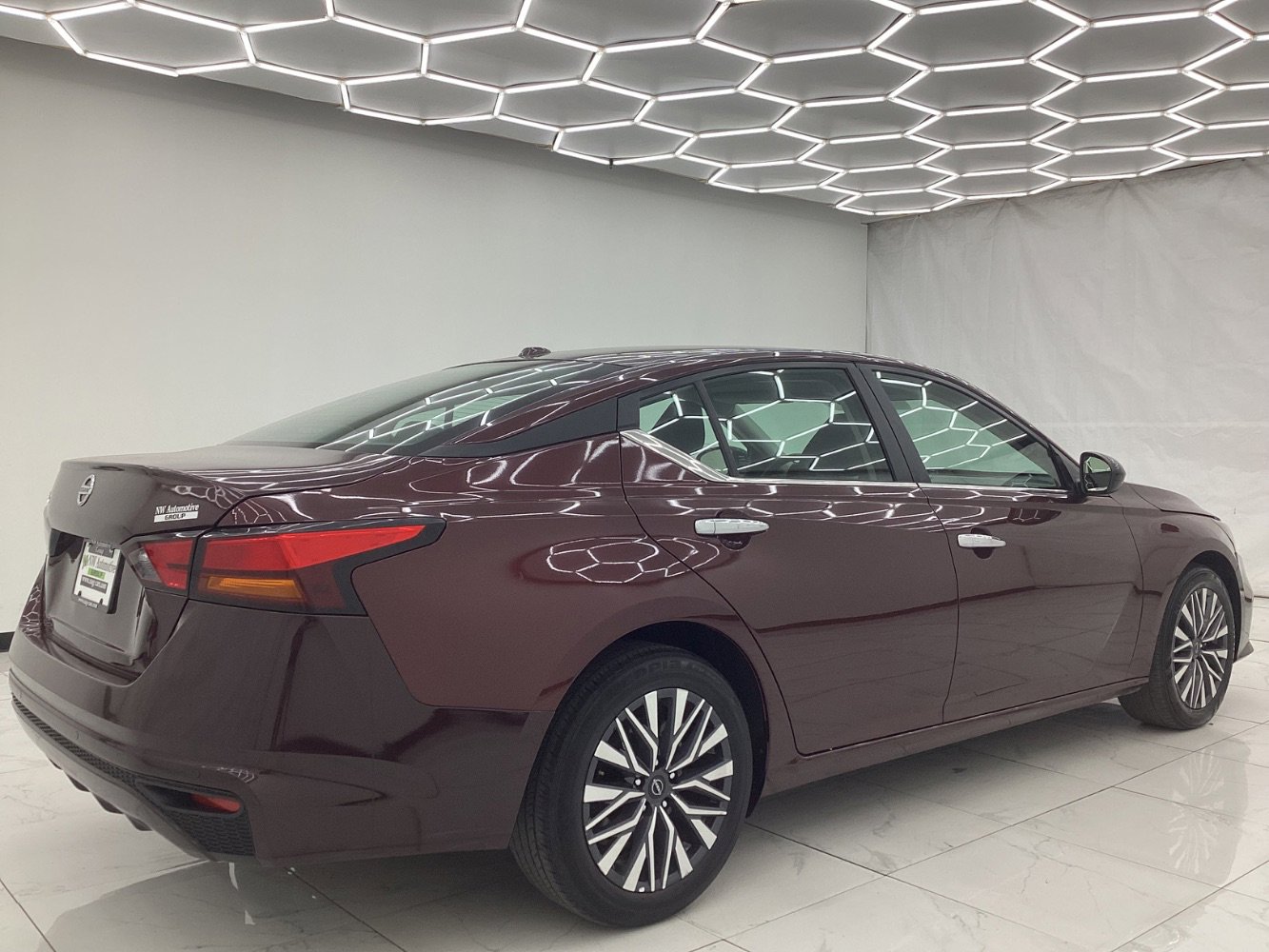Used 2025 Nissan Altima 2.5 SV image 12
